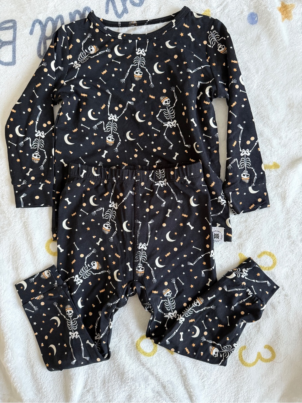 NWOT Sweet Bamboo Halloween pajama set - 18-24M